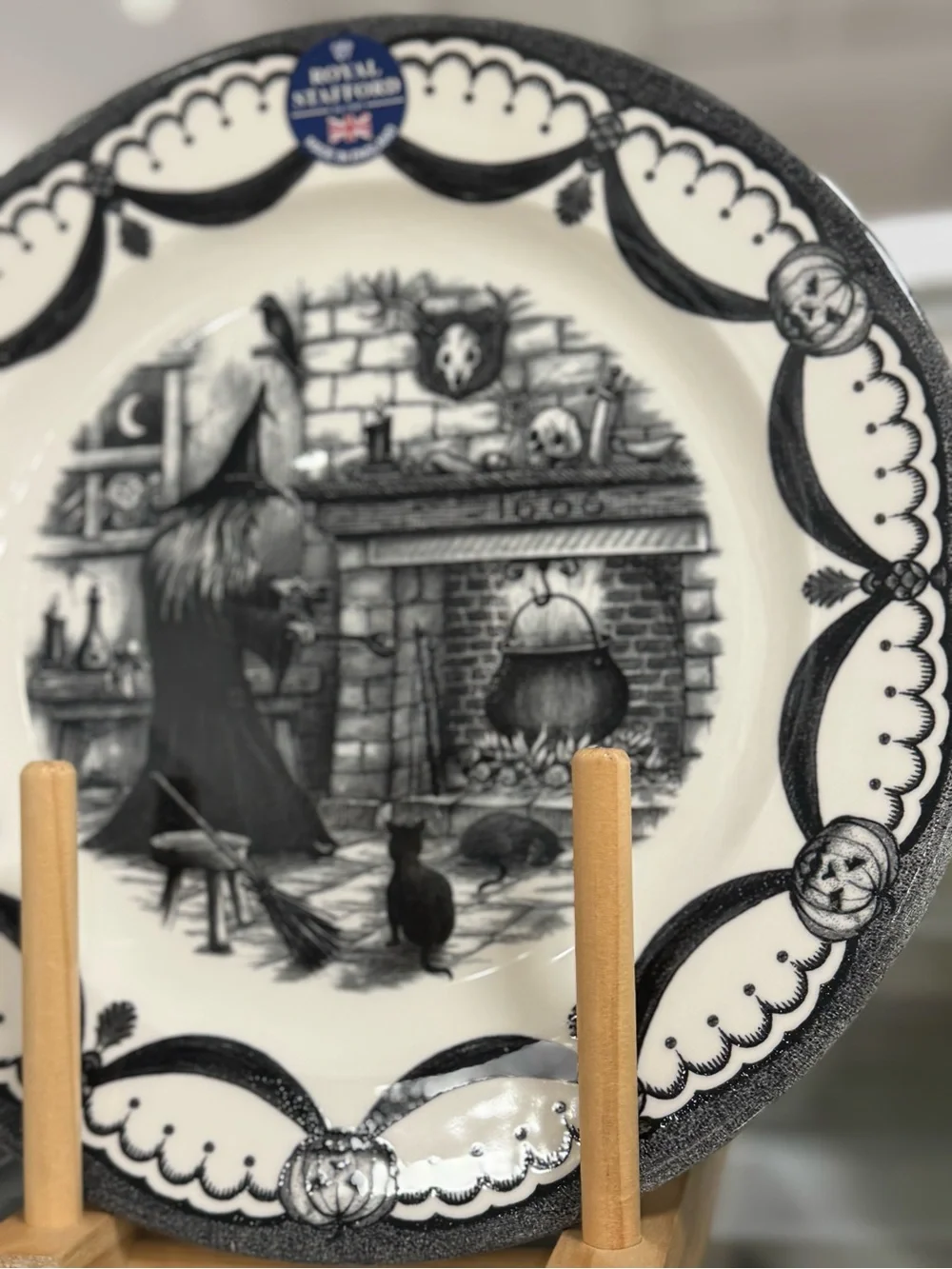 Royal stafford 4 halloween dinner plates